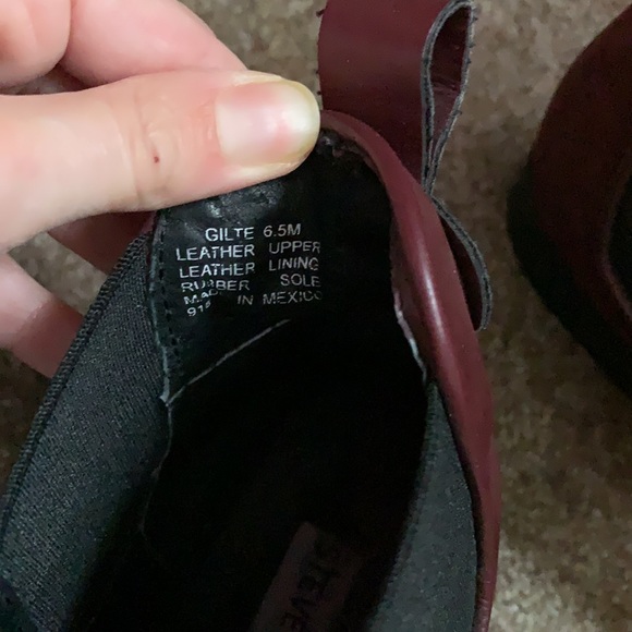 Steve Madden burgundy Chelsea booties - Picture 2 of 3